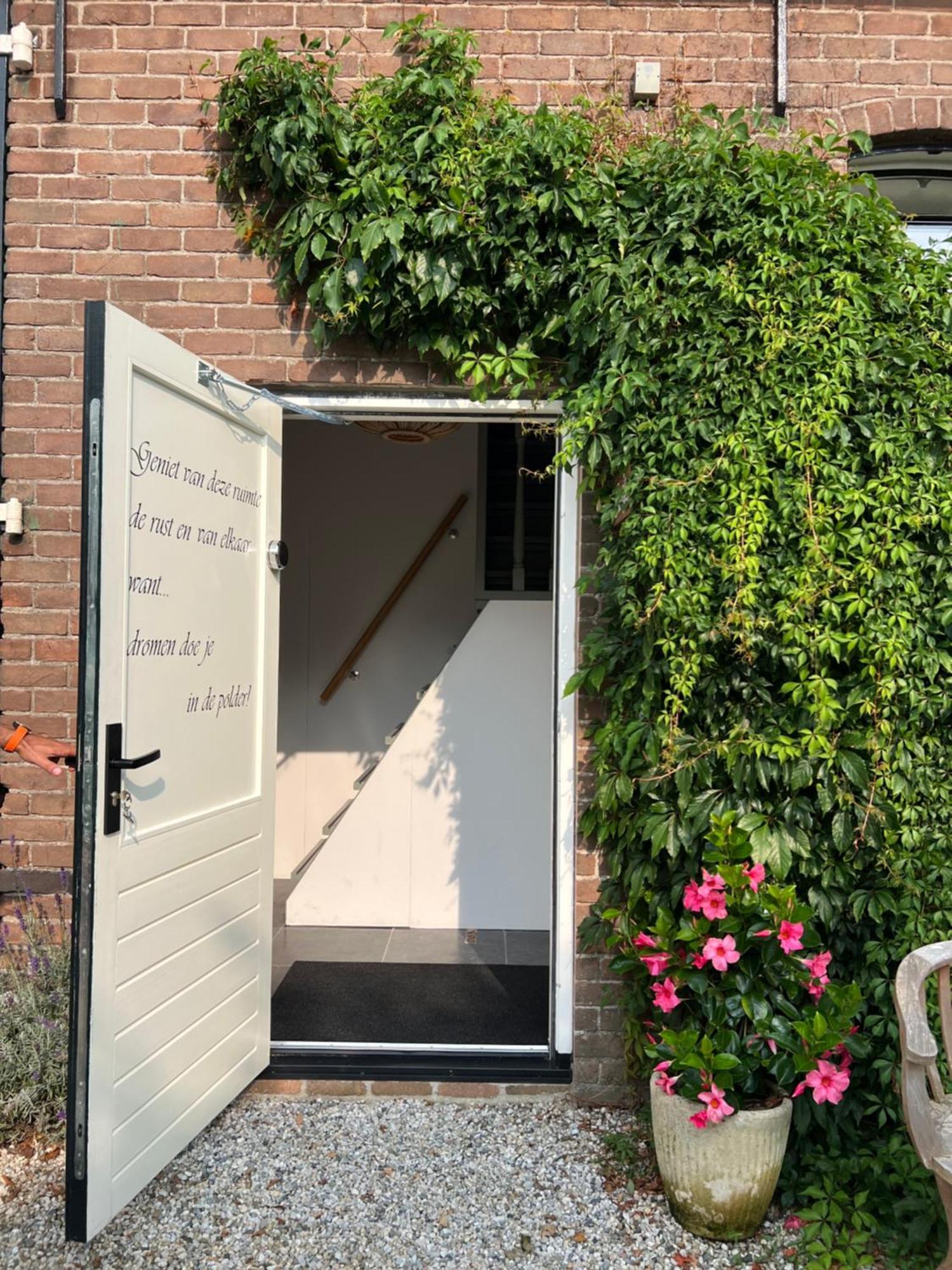 B & B 'Droom In De Polder De Suite Met Prive Sauna อาร์เนอโมเดน ภายนอก รูปภาพ